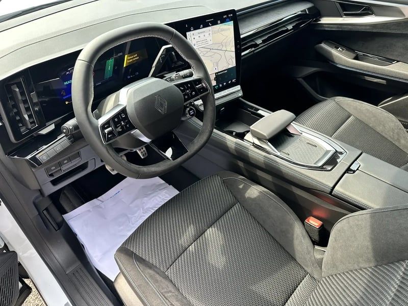 Photo de la voiture RENAULT AUSTRAL E-Tech full hybrid 200 GSR2 Iconic esprit Alpine