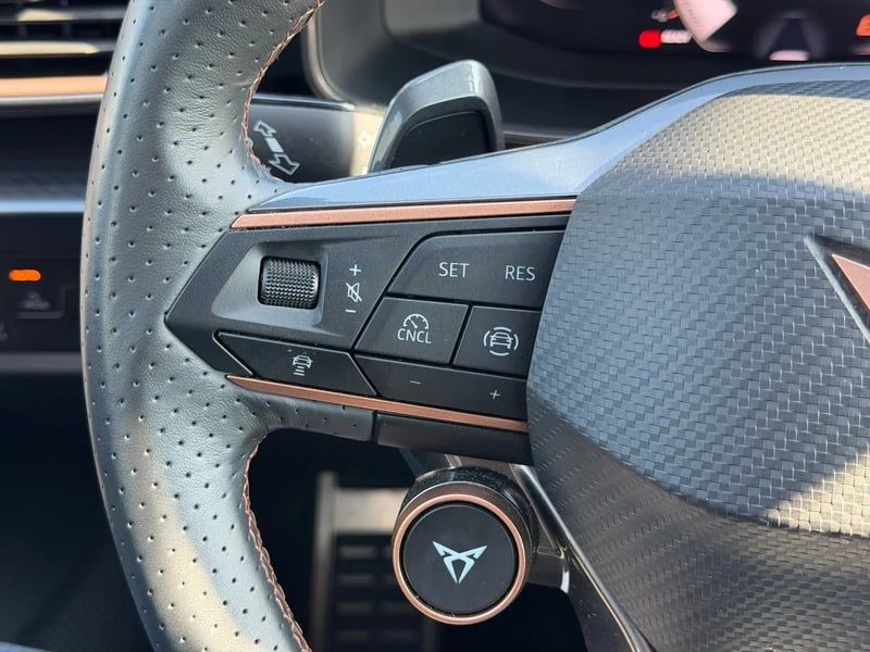 Photo de la voiture CUPRA FORMENTOR 1.5 eTSI Hybrid 150 ch DSG7 V