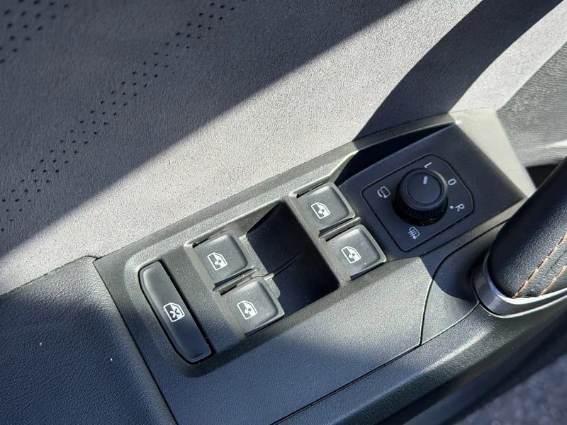 Photo de la voiture CUPRA FORMENTOR 1.5 eTSI Hybrid 150 ch DSG7 V