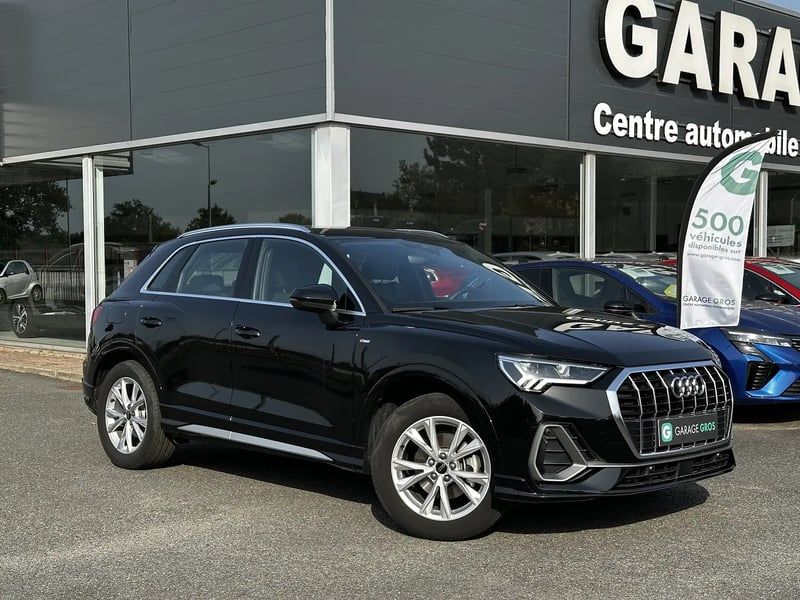 Photo de la voiture AUDI Q3 35 TDI 150 ch S tronic 7 S line