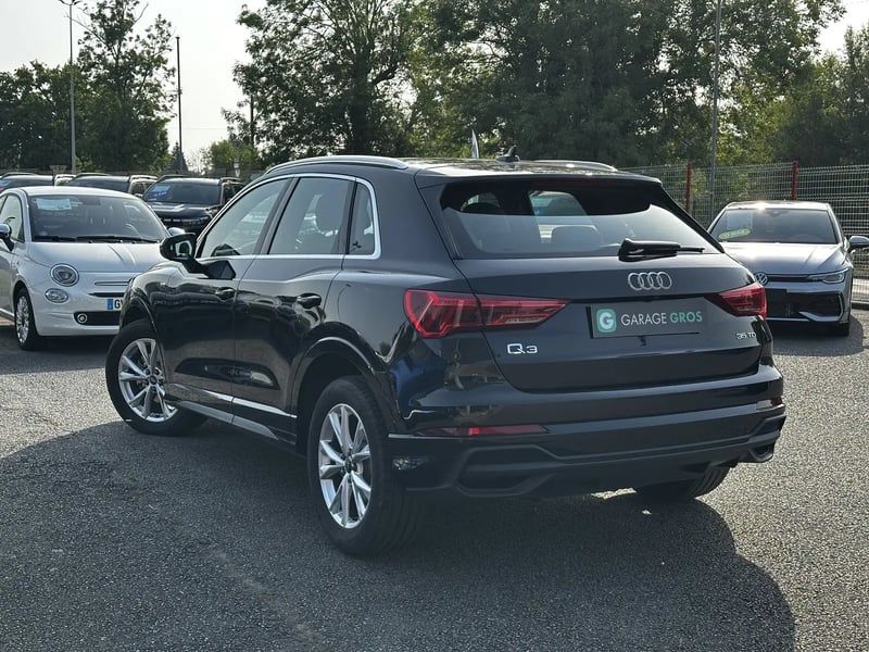 Photo de la voiture AUDI Q3 35 TDI 150 ch S tronic 7 S line