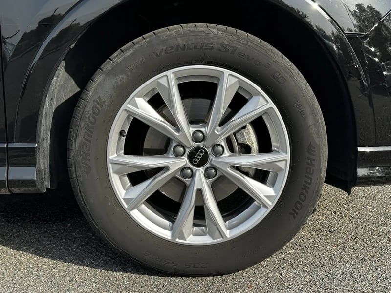 Photo de la voiture AUDI Q3 35 TDI 150 ch S tronic 7 S line