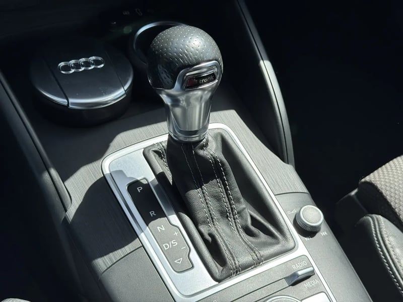 Photo de la voiture AUDI A3 BERLINE 2.0 TDI 150 S tronic 6 Sport