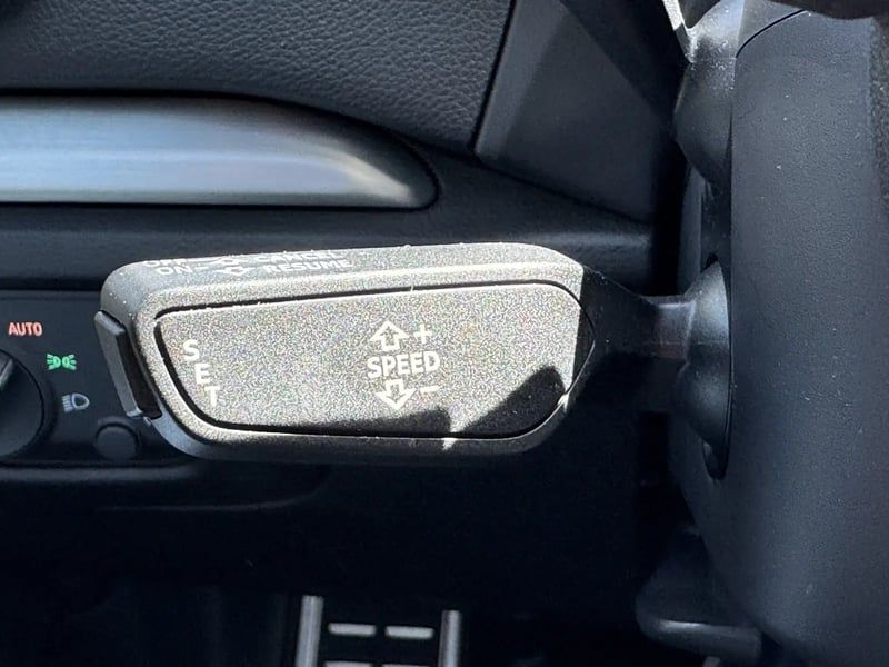 Photo de la voiture AUDI A3 BERLINE 2.0 TDI 150 S tronic 6 Sport