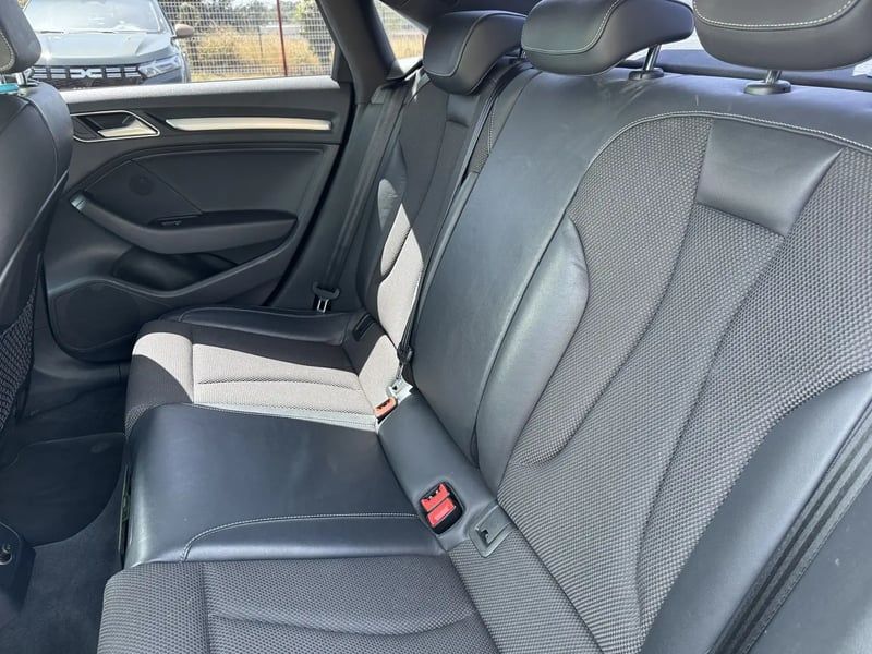 Photo de la voiture AUDI A3 BERLINE 2.0 TDI 150 S tronic 6 Sport