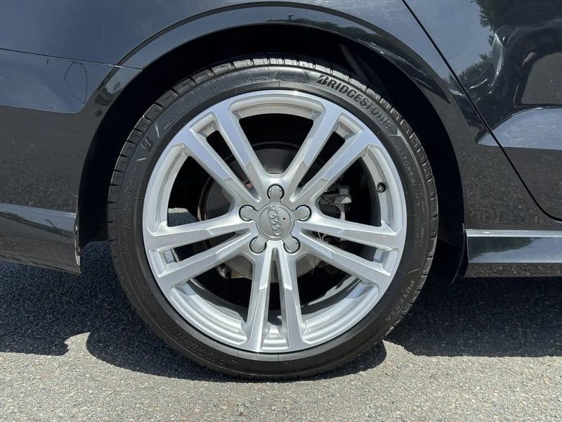 Photo de la voiture AUDI A3 BERLINE 2.0 TDI 150 S tronic 6 Sport