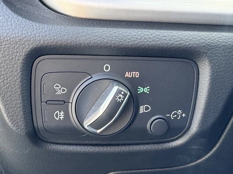 Photo de la voiture AUDI A3 BERLINE 2.0 TDI 150 S tronic 6 Sport