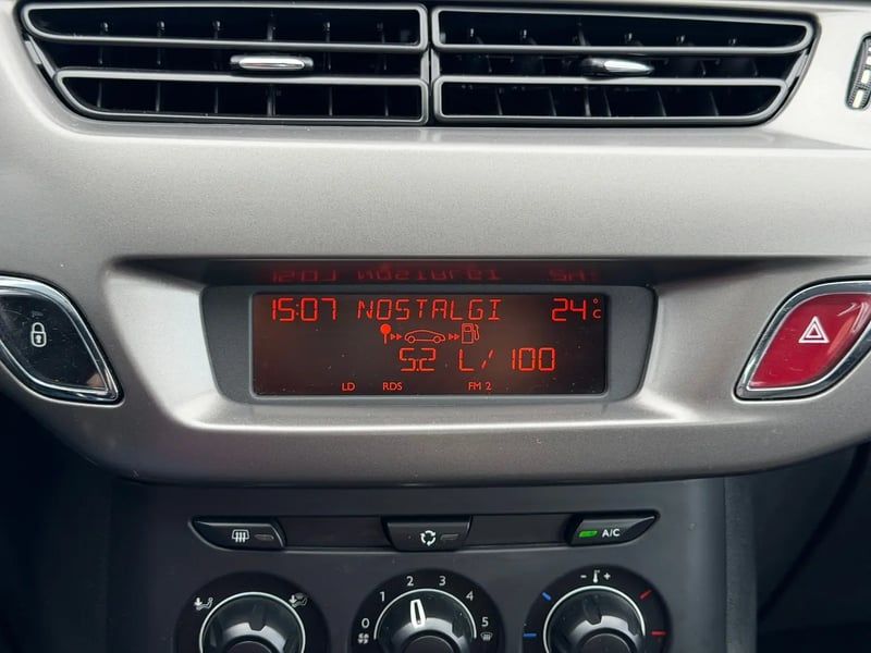 Photo de la voiture CITROEN C3 PureTech 82 Confort