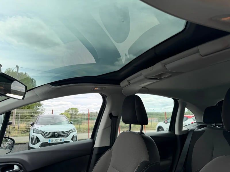 Photo de la voiture CITROEN C3 PureTech 82 Confort