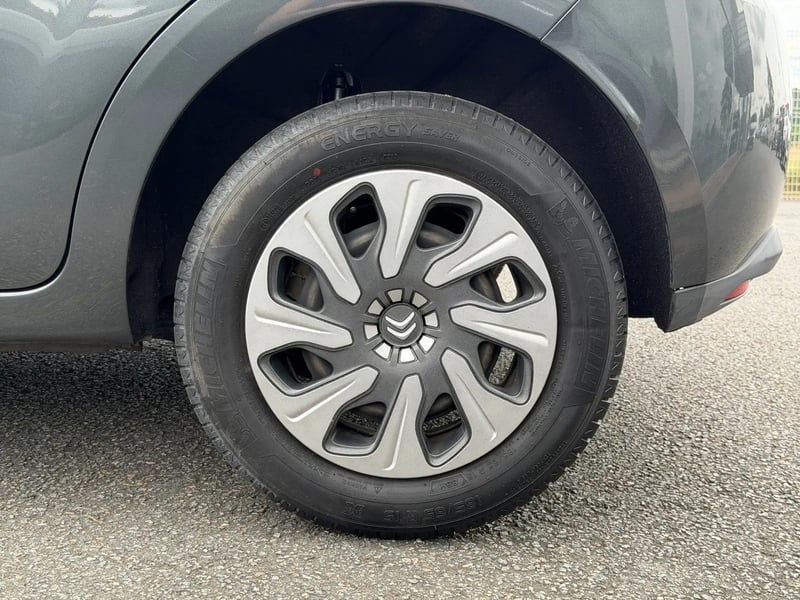 Photo de la voiture CITROEN C3 PureTech 82 Confort