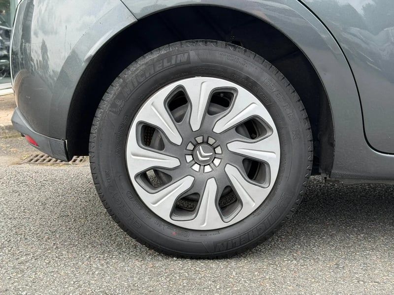 Photo de la voiture CITROEN C3 PureTech 82 Confort