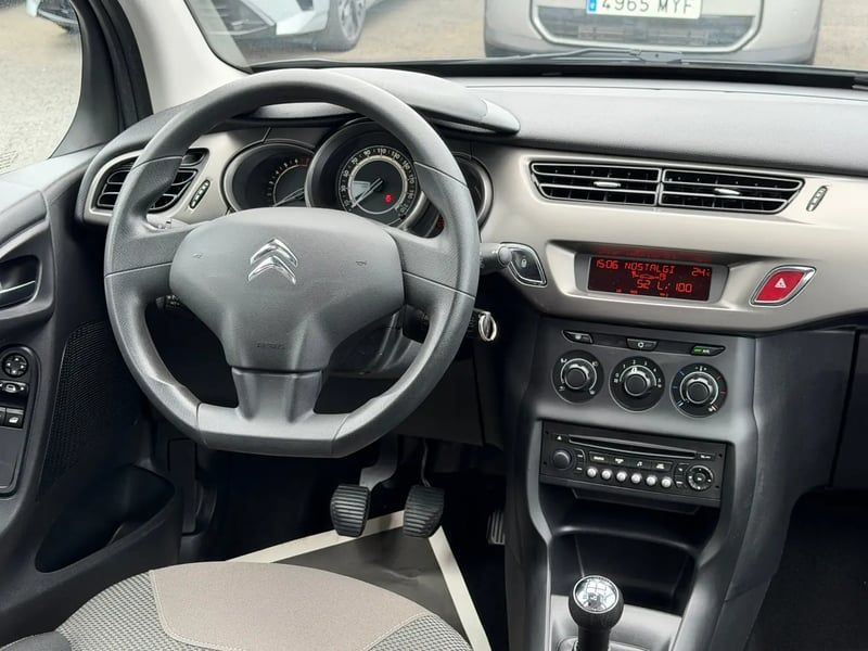 Photo de la voiture CITROEN C3 PureTech 82 Confort