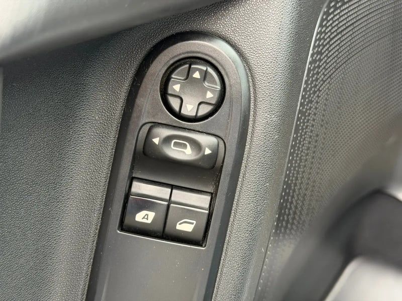 Photo de la voiture CITROEN C3 PureTech 82 Confort