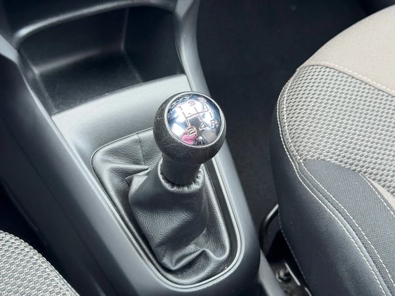 Photo de la voiture CITROEN C3 PureTech 82 Confort