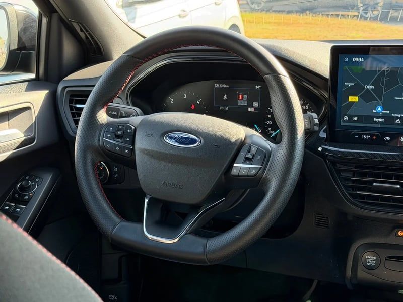 Photo de la voiture FORD FOCUS ACTIVE 1.5 EcoBlue 115 ST-LINE X