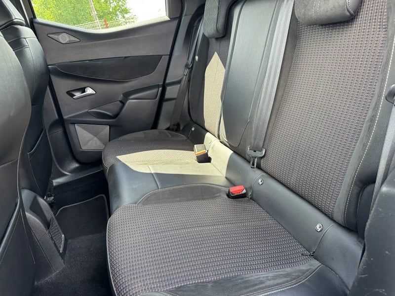 Photo de la voiture DS DS 3 CROSSBACK DS3 Crossback BlueHDi 130 EAT8 Performance Line+