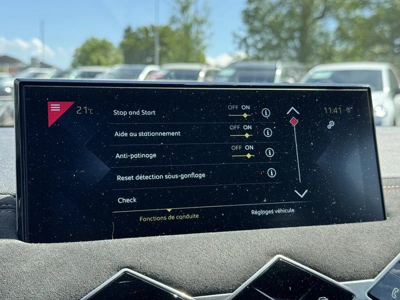 Photo de la voiture DS DS 3 CROSSBACK DS3 Crossback BlueHDi 130 EAT8 Performance Line+