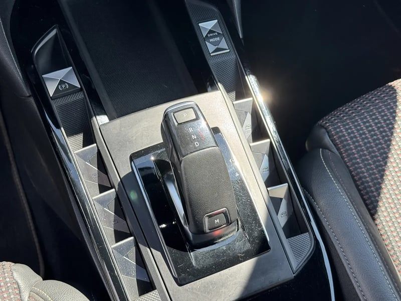 Photo de la voiture DS DS 3 CROSSBACK DS3 Crossback BlueHDi 130 EAT8 Performance Line+