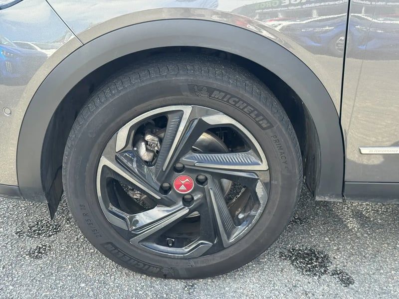 Photo de la voiture DS DS 3 CROSSBACK DS3 Crossback BlueHDi 130 EAT8 Performance Line+