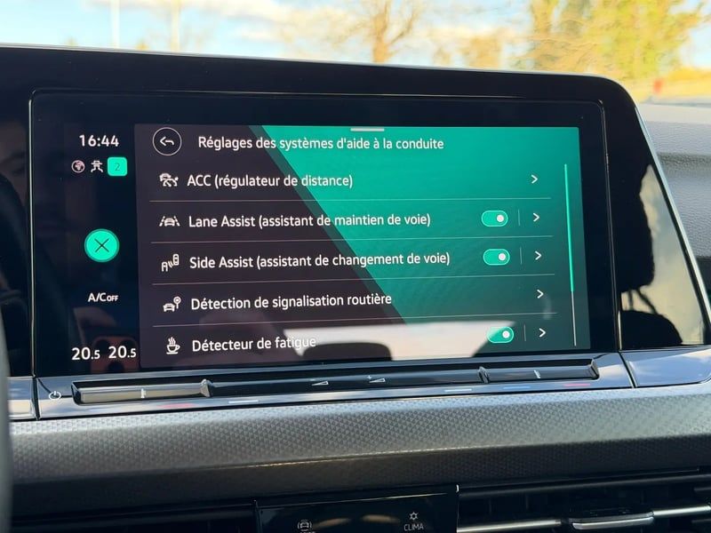 Photo de la voiture VOLKSWAGEN GOLF 1.5 eTSI OPF 130 DSG7 Active