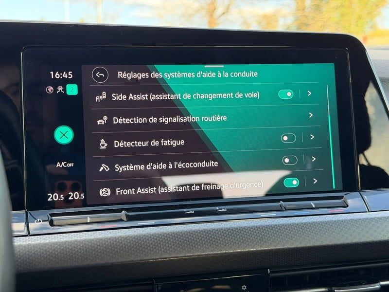 Photo de la voiture VOLKSWAGEN GOLF 1.5 eTSI OPF 130 DSG7 Active