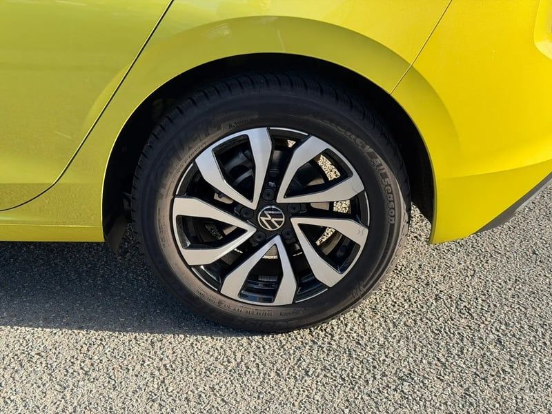 Photo de la voiture VOLKSWAGEN GOLF 1.5 eTSI OPF 130 DSG7 Active