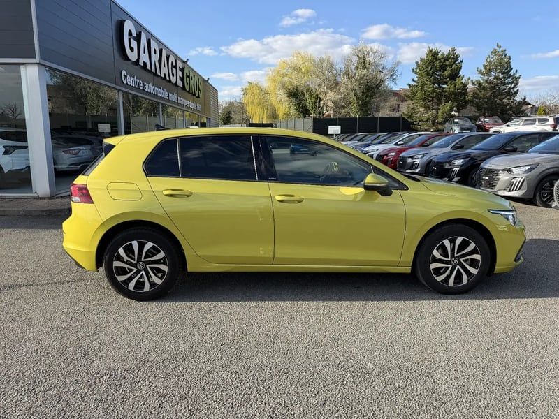Photo de la voiture VOLKSWAGEN GOLF 1.5 eTSI OPF 130 DSG7 Active