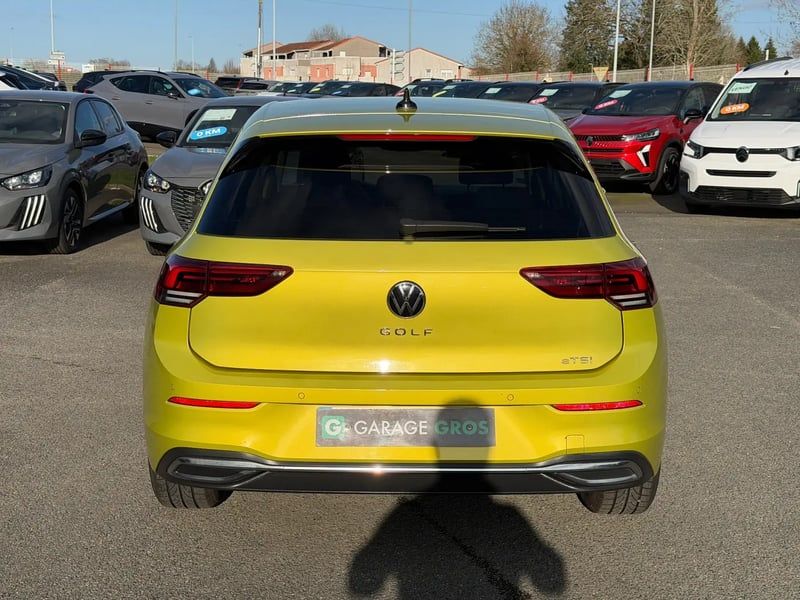 Photo de la voiture VOLKSWAGEN GOLF 1.5 eTSI OPF 130 DSG7 Active