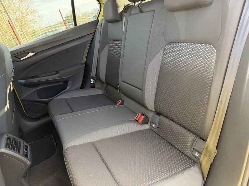 Photo de la voiture VOLKSWAGEN GOLF 1.5 eTSI OPF 130 DSG7 Active