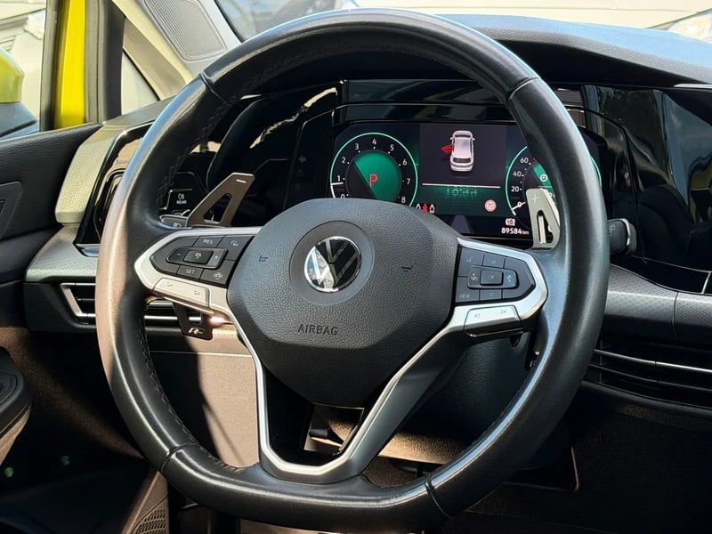 Photo de la voiture VOLKSWAGEN GOLF 1.5 eTSI OPF 130 DSG7 Active