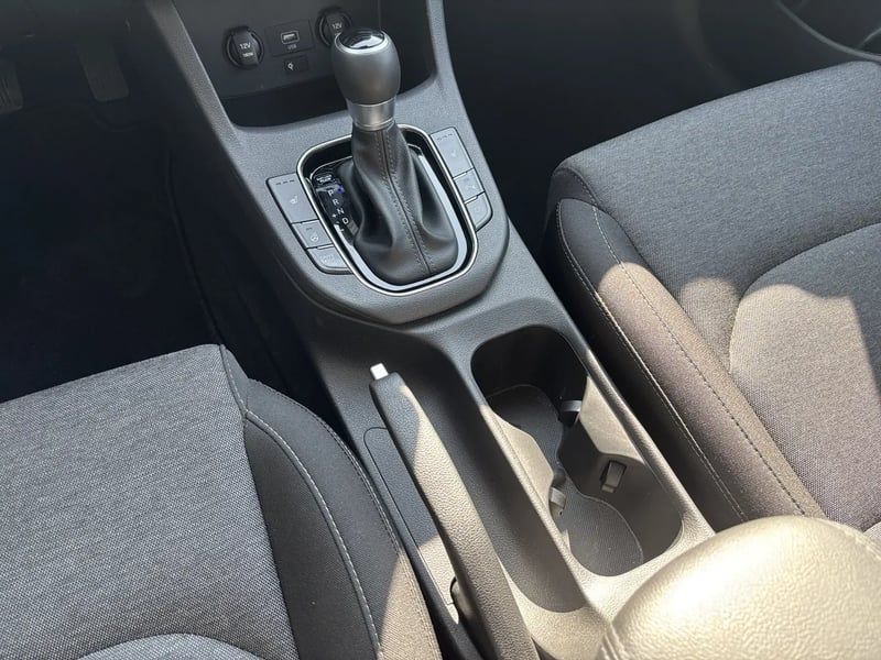 Photo de la voiture HYUNDAI i30 i301.0 T-GDi 120ch Hybrid 48V Creative DCT-7