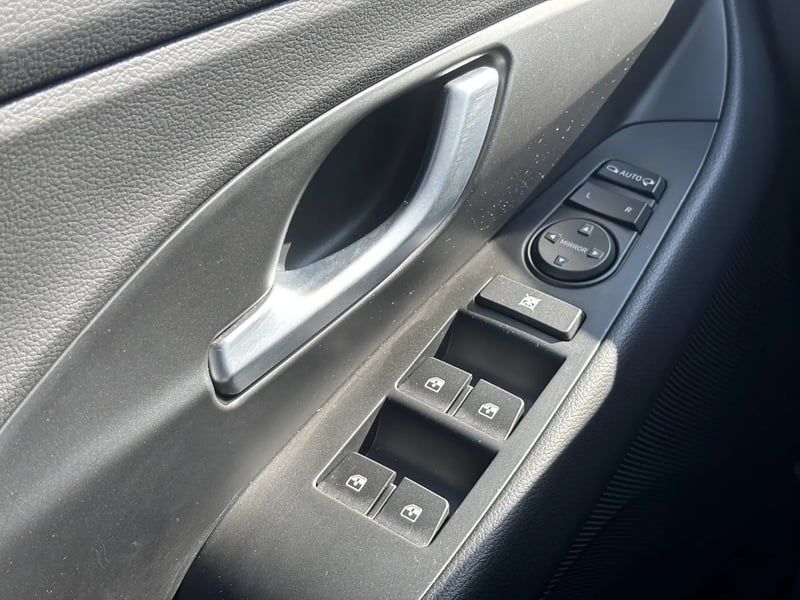 Photo de la voiture HYUNDAI i30 i301.0 T-GDi 120ch Hybrid 48V Creative DCT-7