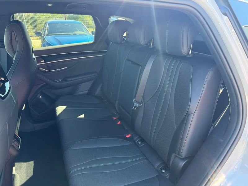Photo de la voiture BYD SEAL U 1.5l DM-i 218 ch PHEV Boost