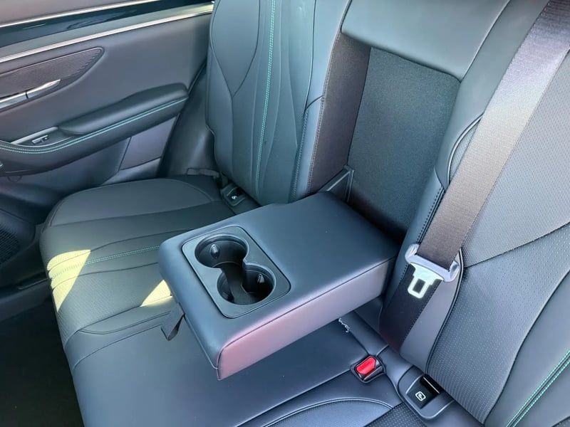 Photo de la voiture BYD SEAL U 1.5l DM-i 218 ch PHEV Boost