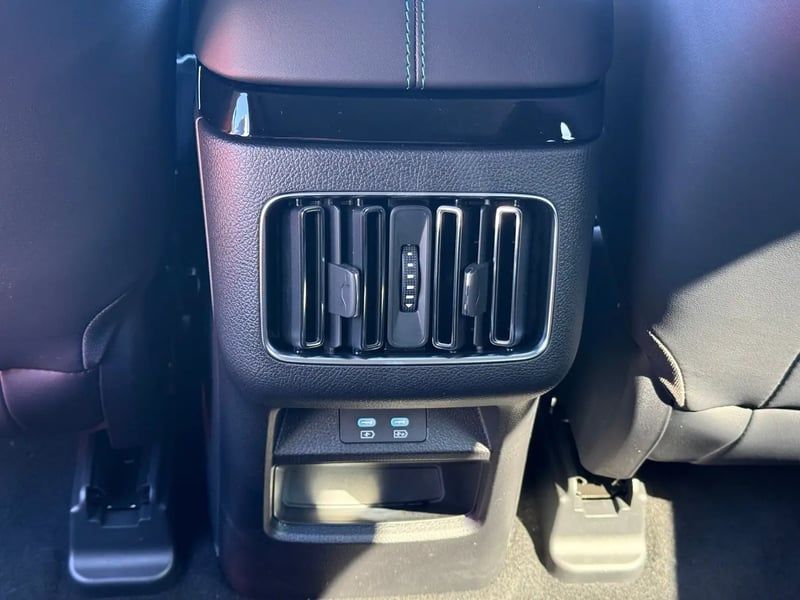 Photo de la voiture BYD SEAL U 1.5l DM-i 218 ch PHEV Boost
