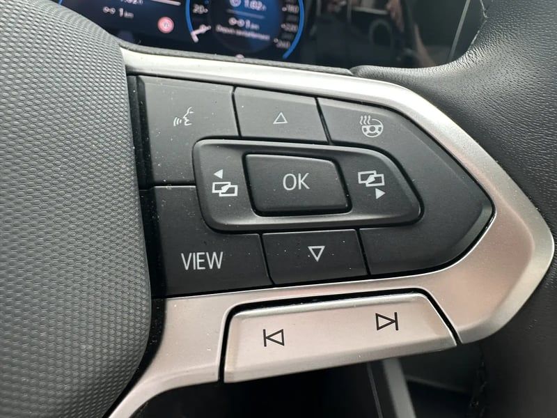 Photo de la voiture VOLKSWAGEN GOLF 1.5 TSI 150 BVM6 Active - 5P