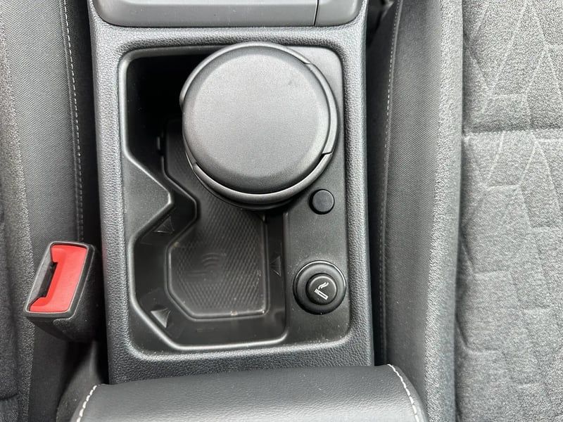 Photo de la voiture VOLKSWAGEN GOLF 1.5 TSI 150 BVM6 Active - 5P