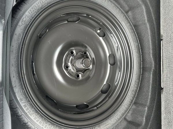 Photo de la voiture VOLKSWAGEN GOLF 1.5 TSI 150 BVM6 Active - 5P