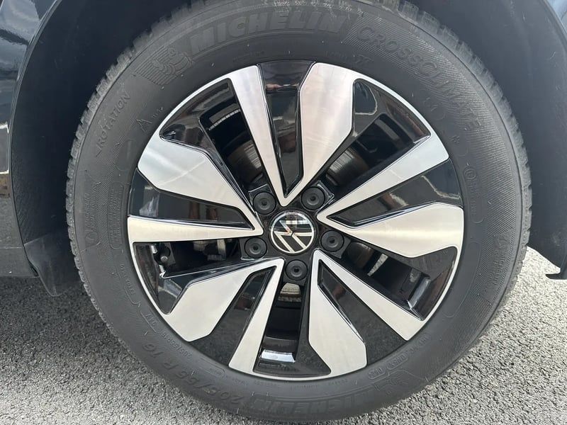 Photo de la voiture VOLKSWAGEN GOLF 1.5 TSI 150 BVM6 Active - 5P