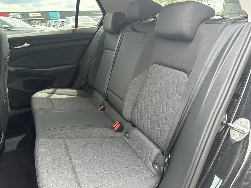 Photo de la voiture VOLKSWAGEN GOLF 1.5 TSI 150 BVM6 Active - 5P