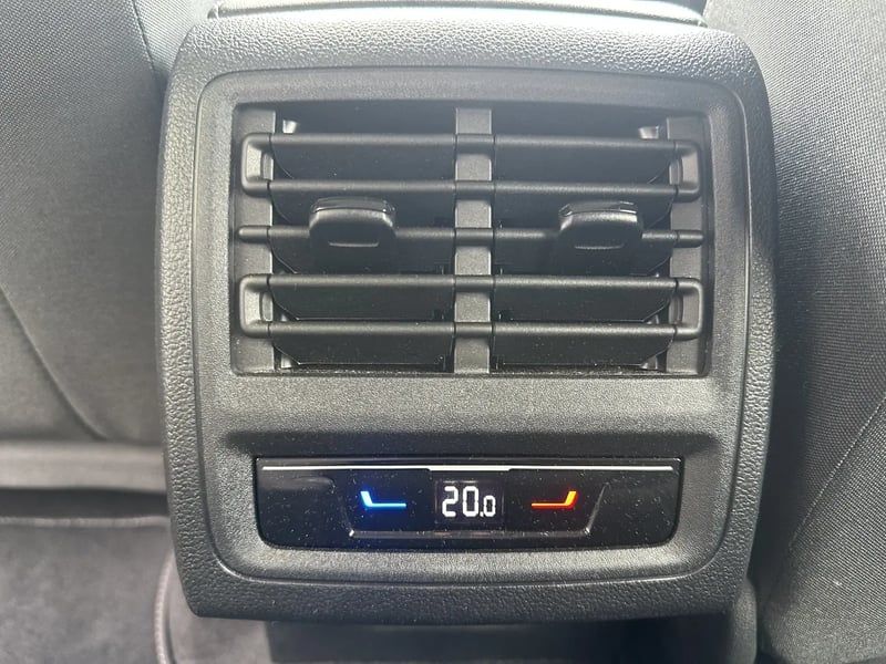 Photo de la voiture VOLKSWAGEN GOLF 1.5 TSI 150 BVM6 Active - 5P