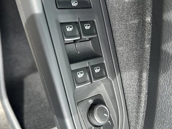 Photo de la voiture VOLKSWAGEN GOLF 1.5 TSI 150 BVM6 Active - 5P