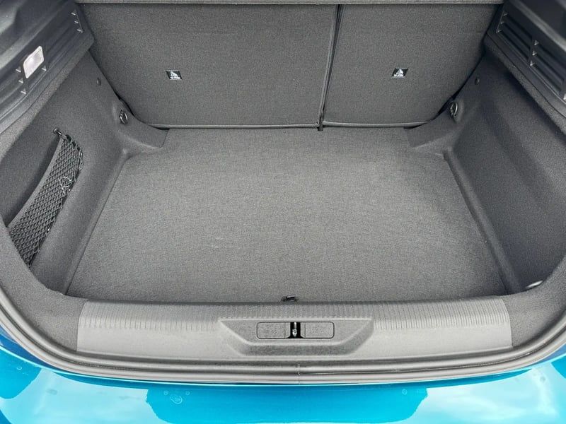 Photo de la voiture PEUGEOT 308 Hybrid 145 e-DCS6 Allure