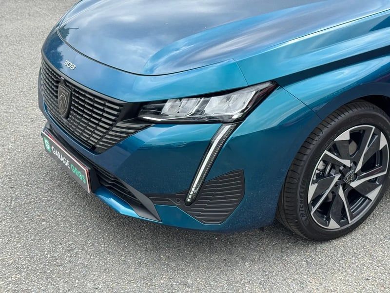 Photo de la voiture PEUGEOT 308 Hybrid 145 e-DCS6 Allure