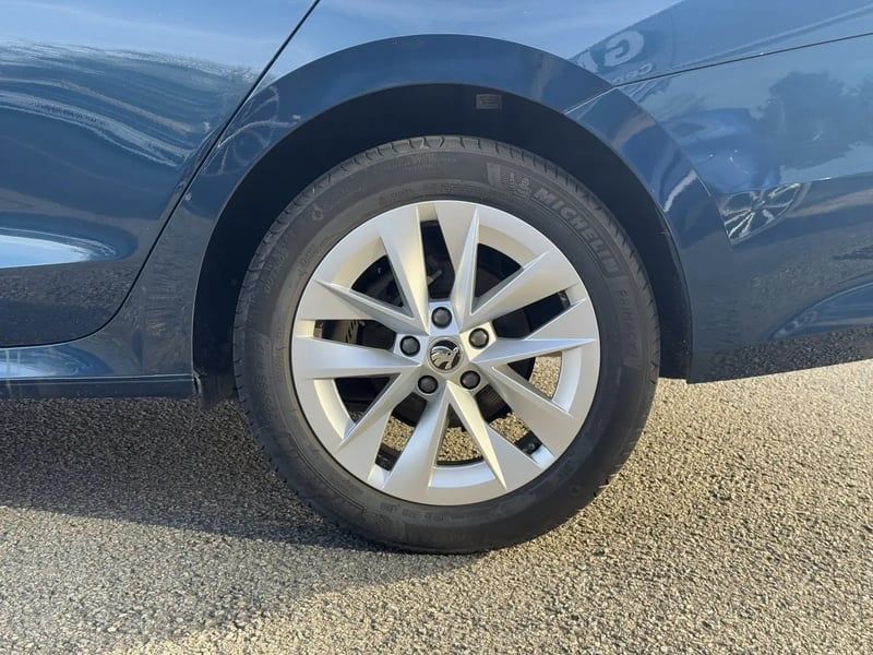 Photo de la voiture SKODA OCTAVIA 2.0 TDI 150 ch DSG7 Style