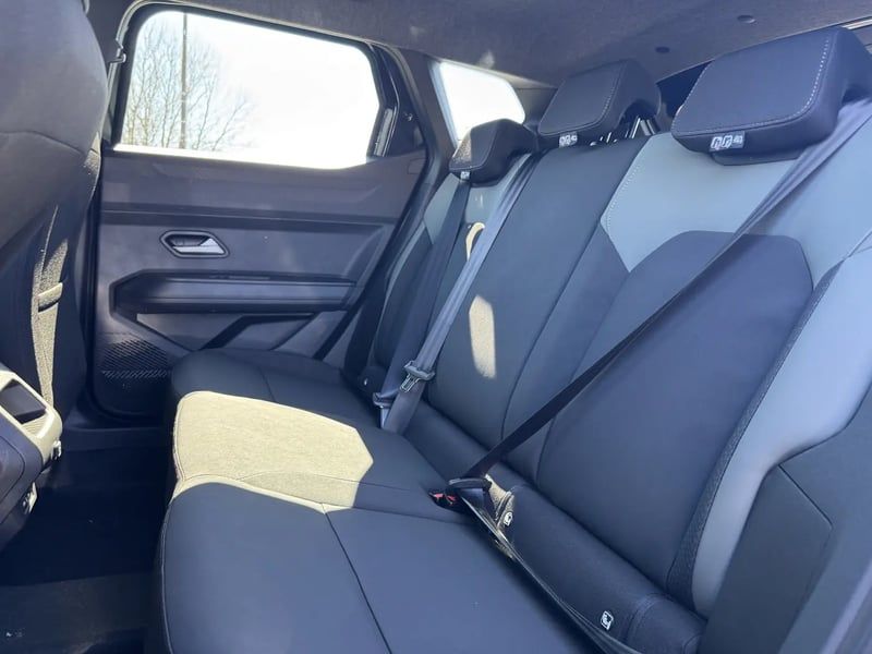 Photo de la voiture DACIA DUSTER TCe 130 4x2 Extreme