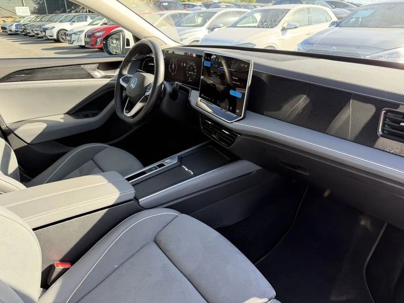 Photo de la voiture VOLKSWAGEN PASSAT 2.0 TDI EVO SCR 150 DSG7 Life Plus