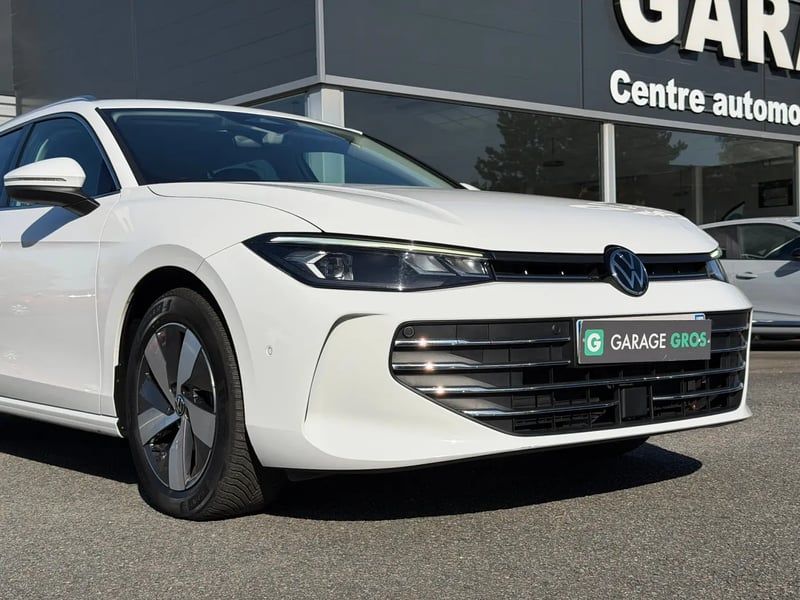 Photo de la voiture VOLKSWAGEN PASSAT 2.0 TDI EVO SCR 150 DSG7 Life Plus
