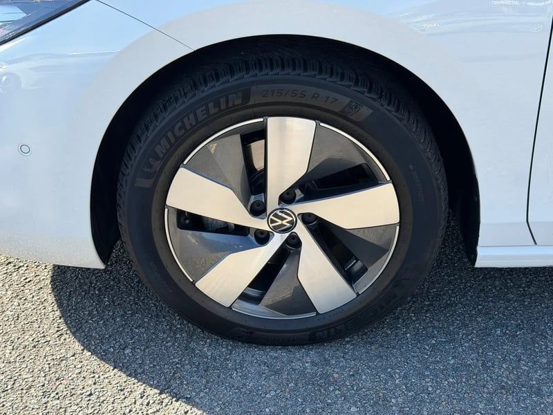 Photo de la voiture VOLKSWAGEN PASSAT 2.0 TDI EVO SCR 150 DSG7 Life Plus
