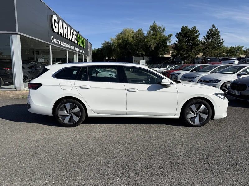Photo de la voiture VOLKSWAGEN PASSAT 2.0 TDI EVO SCR 150 DSG7 Life Plus